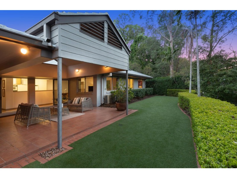 16 Errogie Place, Fig Tree Pocket QLD 4069