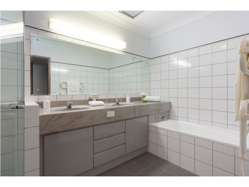 16 Errogie Place, Fig Tree Pocket QLD 4069