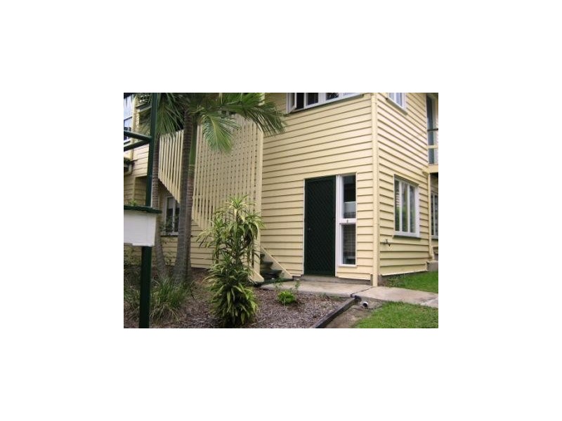 2/10 Wyndham Street, Herston QLD 4006