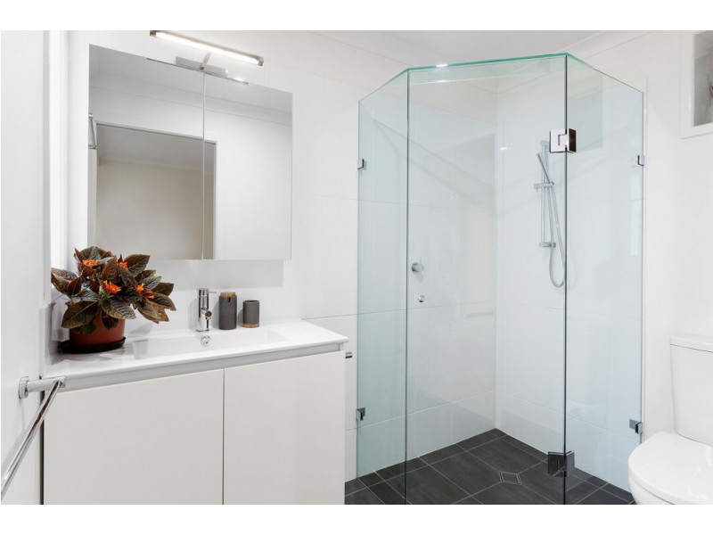 3 Blackstone Street, Indooroopilly QLD 4068