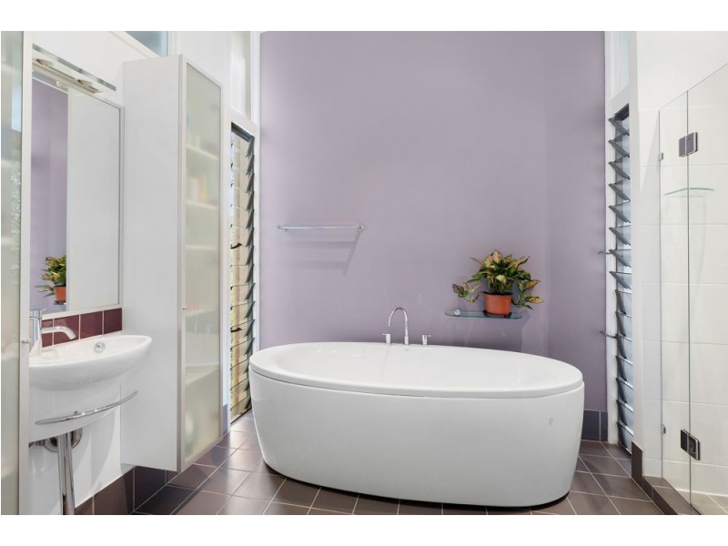 3 Blackstone Street, Indooroopilly QLD 4068