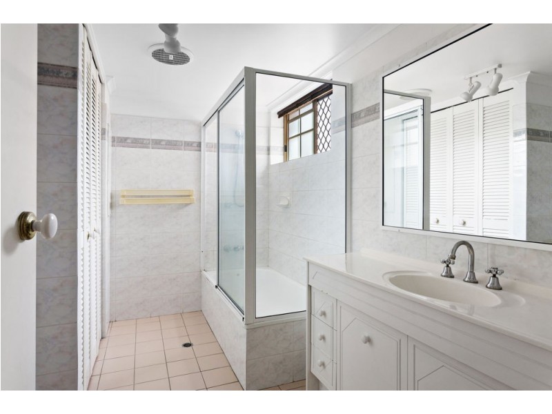 1/215 Baroona Road, Paddington QLD 4064