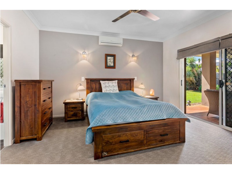 15 Stacey Close, Moggill QLD 4070