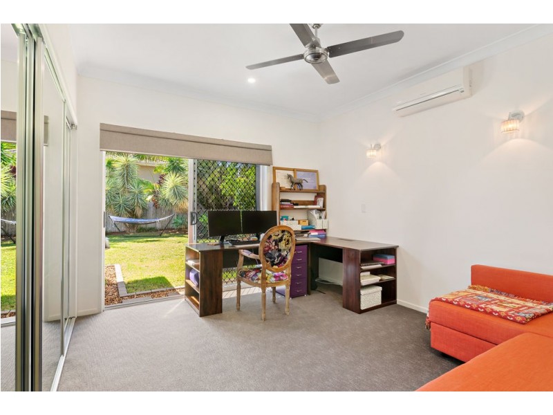 15 Stacey Close, Moggill QLD 4070