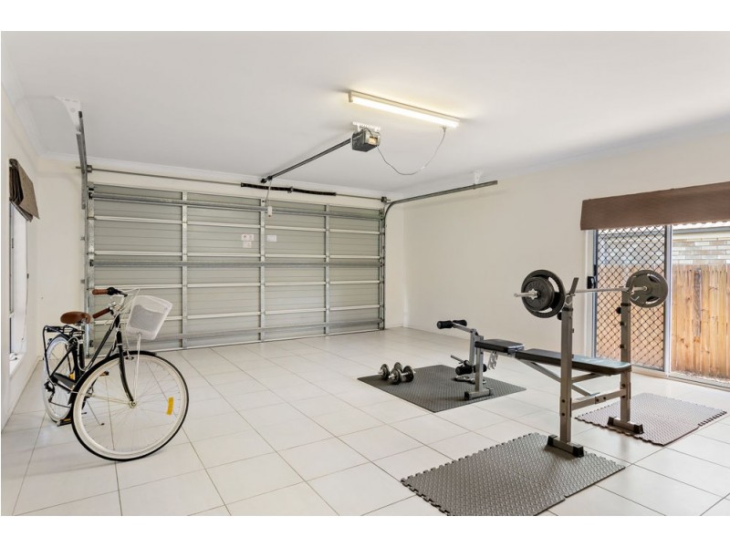 15 Stacey Close, Moggill QLD 4070