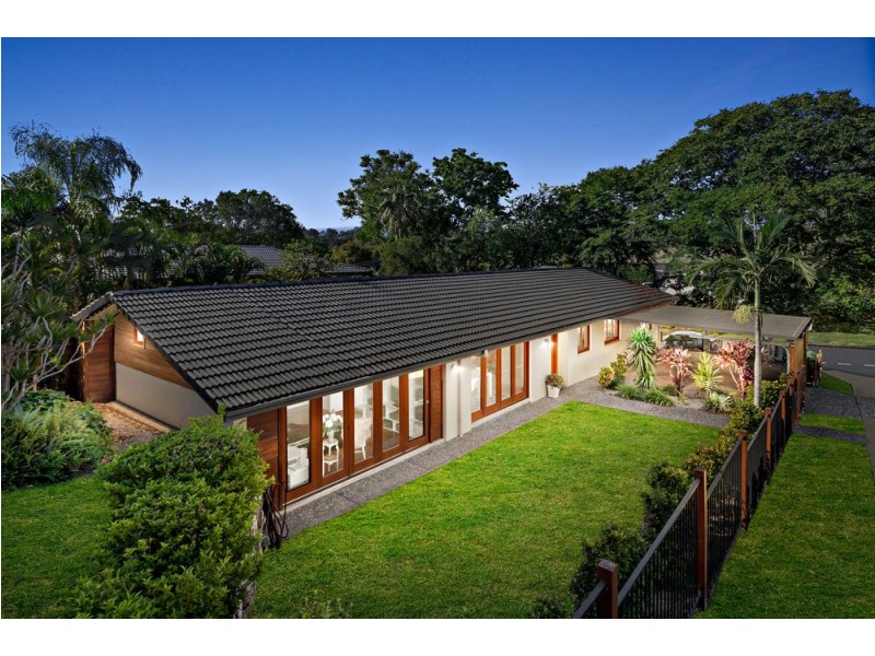 4 Aylesbury Street, Fig Tree Pocket QLD 4069