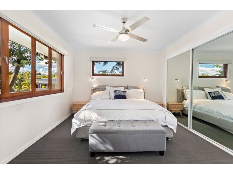4 Aylesbury Street, Fig Tree Pocket QLD 4069