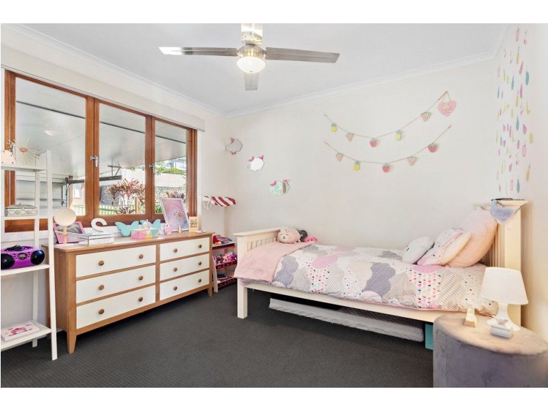 4 Aylesbury Street, Fig Tree Pocket QLD 4069