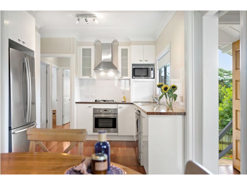 12 Kurts Street, Holland Park West QLD 4121