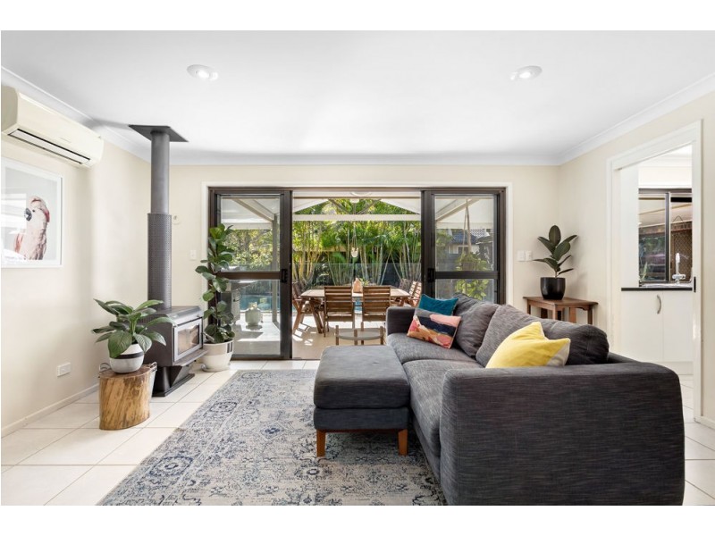 21 Valleybrook Street, Kenmore Hills QLD 4069