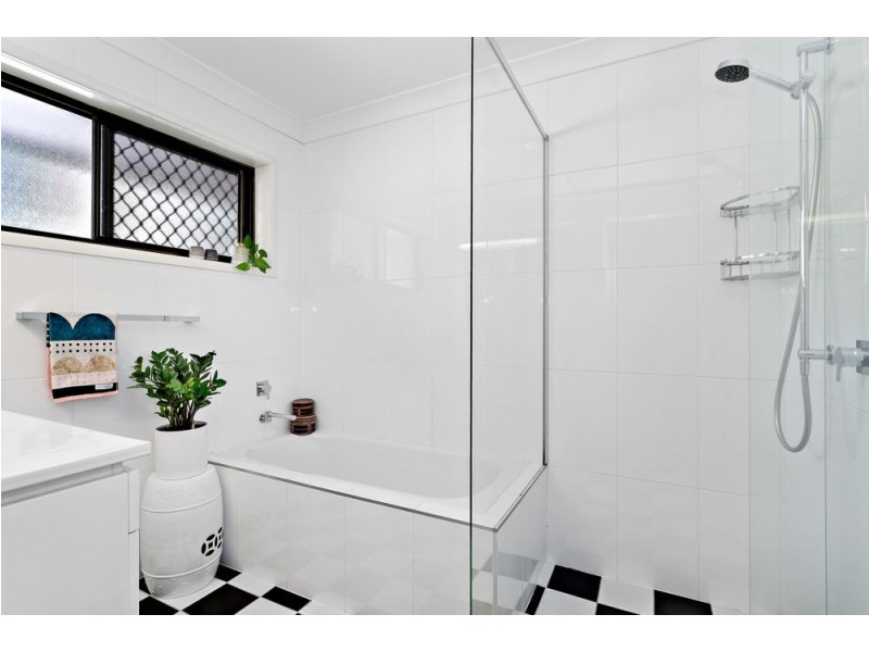 21 Valleybrook Street, Kenmore Hills QLD 4069