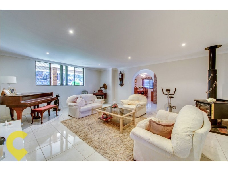 6 Desbet Street, The Gap QLD 4061