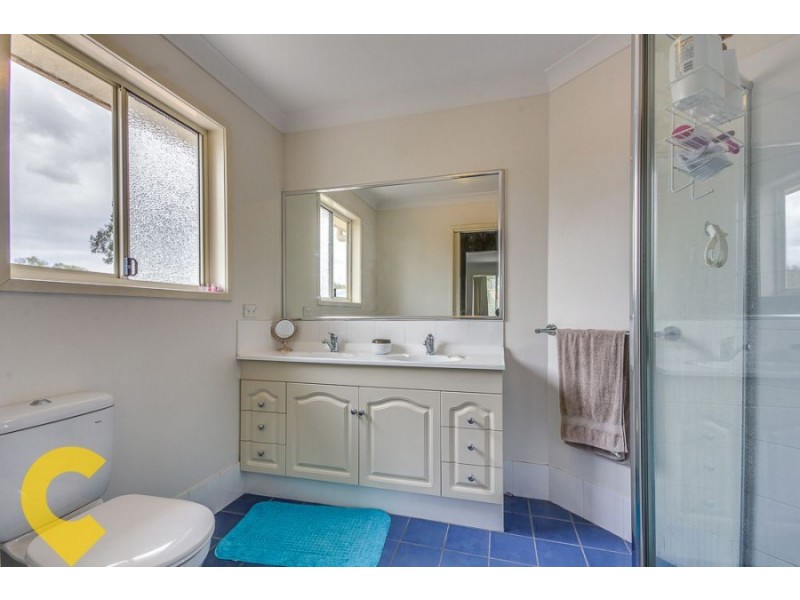 10 Yarraman Chase, Waterford QLD 4133