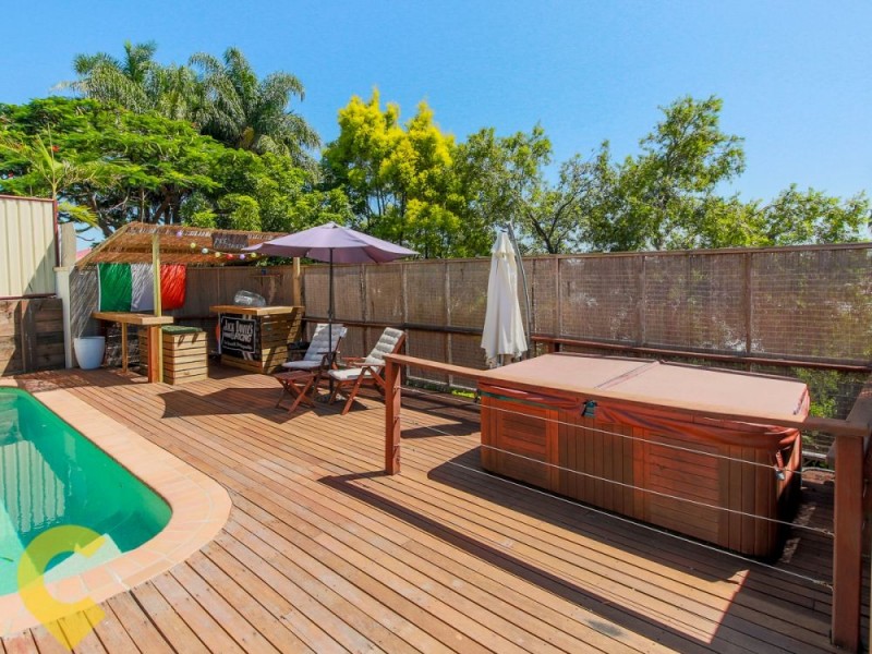 4 Remount Place, Carrara QLD 4211