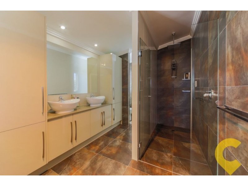 15 Villanova Avenue, Oxenford QLD 4210