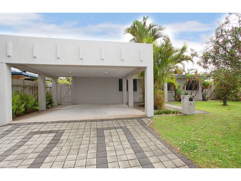 6 Baringa Street, Warana QLD 4575