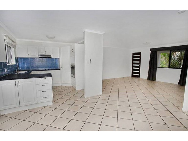 6 Baringa Street, Warana QLD 4575