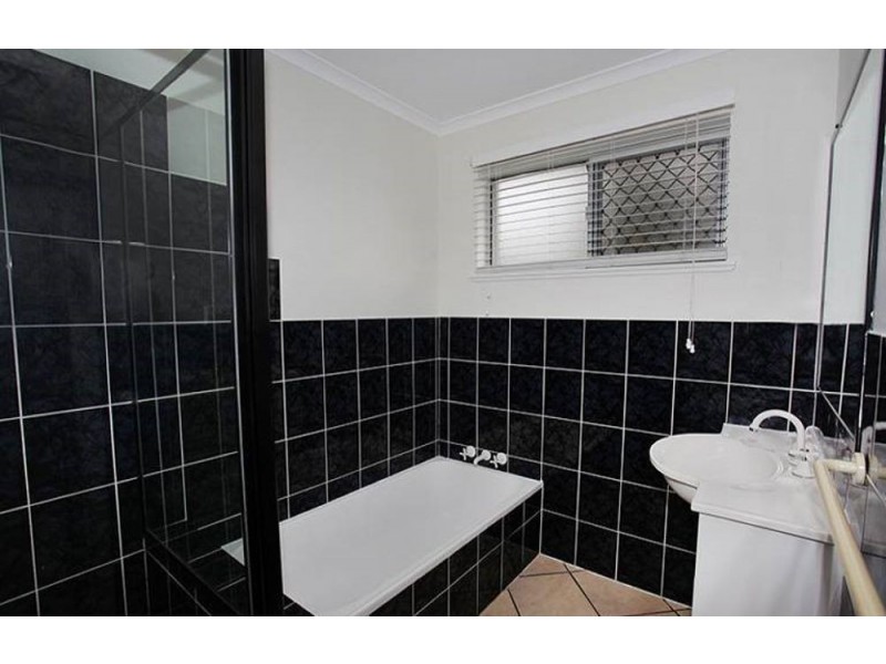 6 Baringa Street, Warana QLD 4575