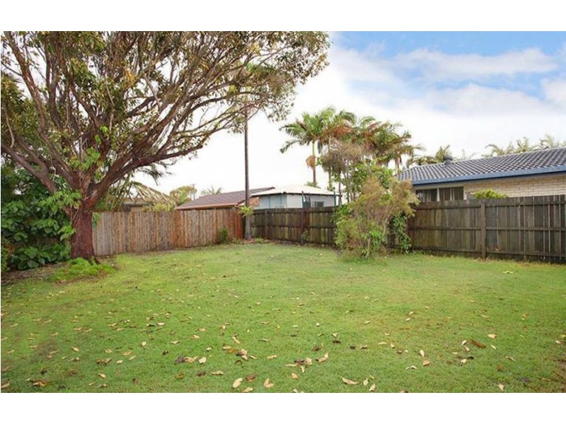 6 Baringa Street, Warana QLD 4575