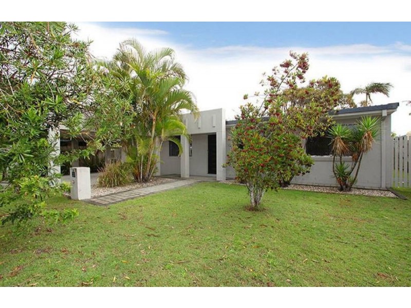 6 Baringa Street, Warana QLD 4575
