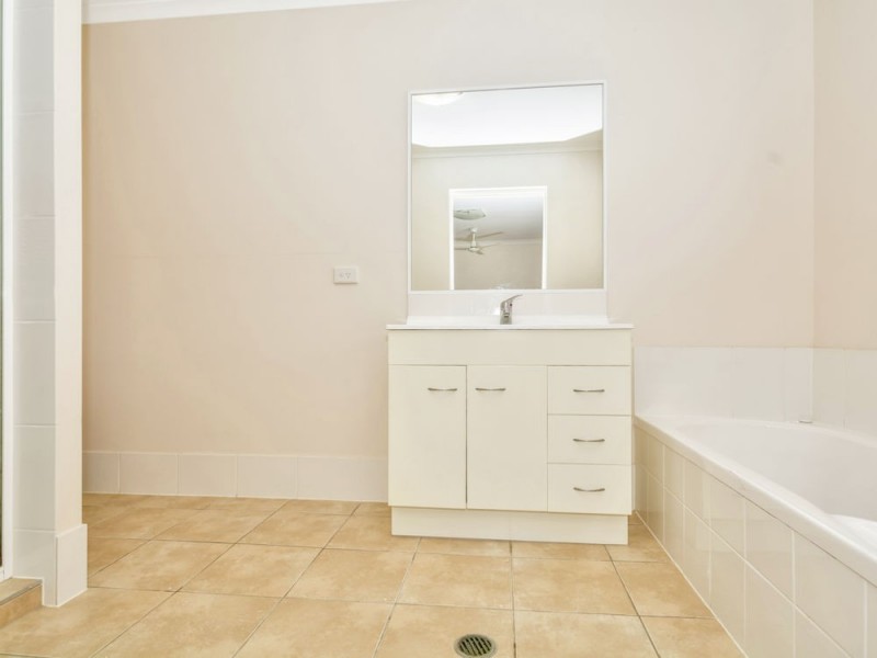 1/4 Ridge Road, Maroochydore QLD 4558