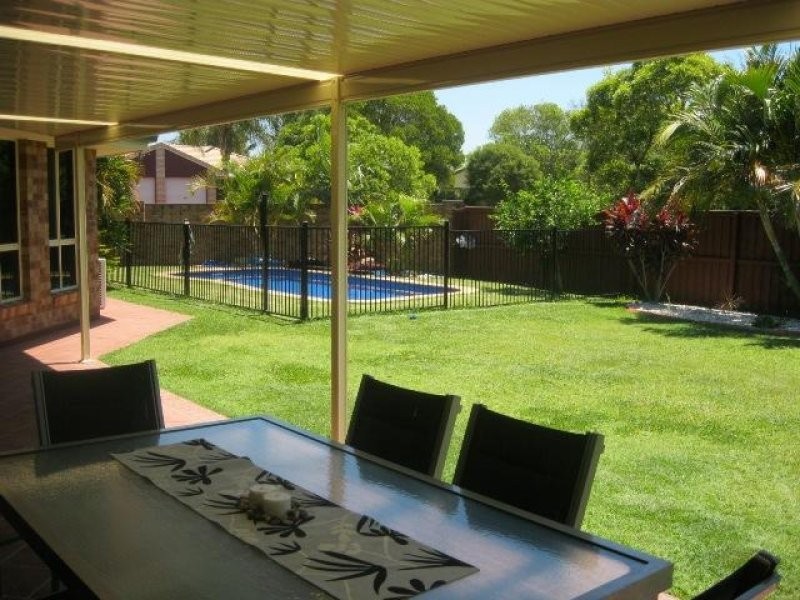 2 Paperbark Court, Mountain Creek QLD 4557