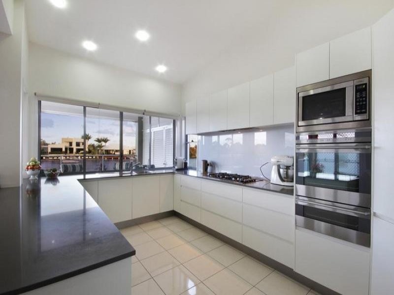 9 Nevis Court, Kawana Island QLD 4575