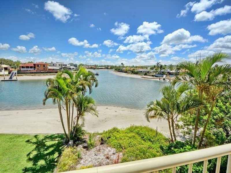 Unit 6 ‘Deepwater Apartments’ 15-17 Woomba Place, Mooloolaba QLD 4557
