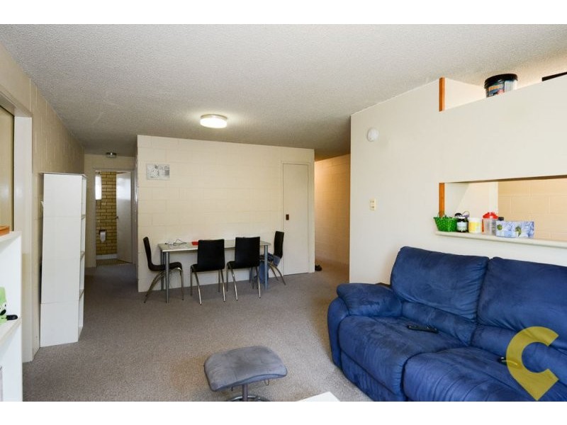 2/2 Barooga Crescent, Mooloolaba QLD 4557