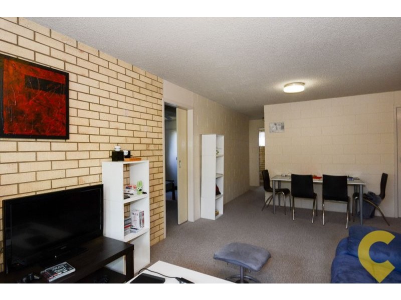 2/2 Barooga Crescent, Mooloolaba QLD 4557