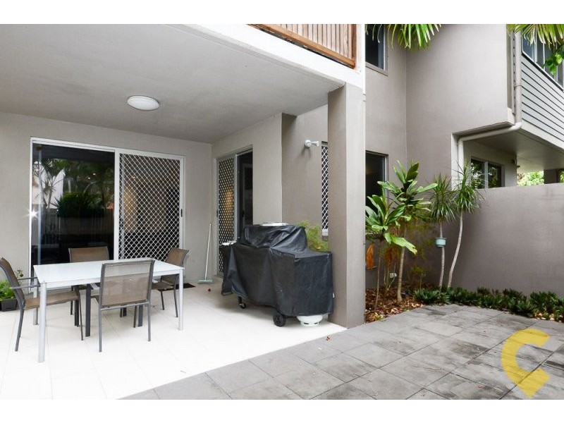 2/190 Brisbane Road, Mooloolaba QLD 4557