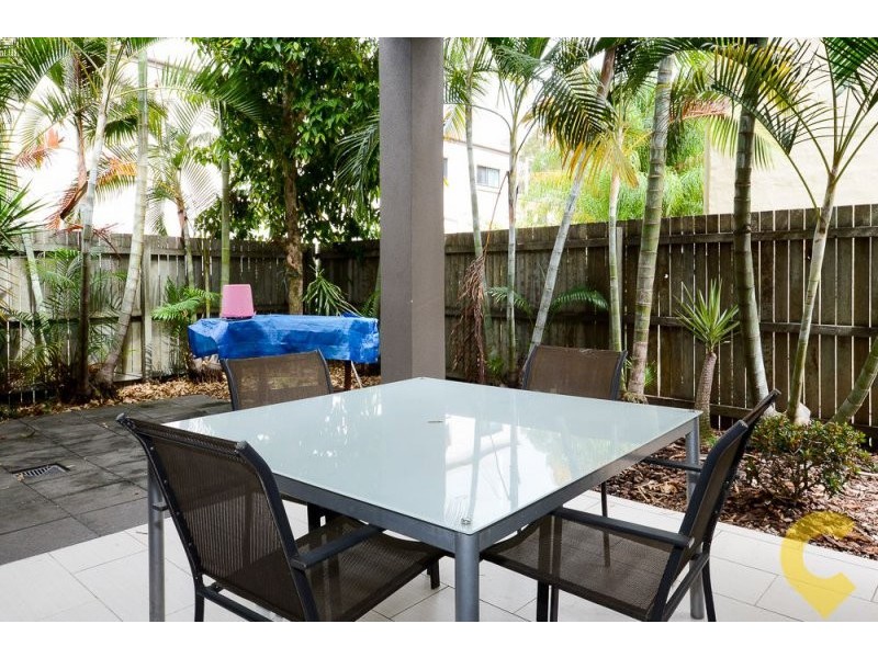 2/190 Brisbane Road, Mooloolaba QLD 4557