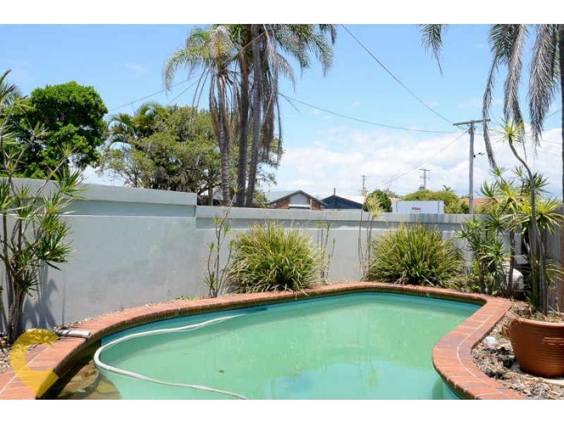 5 Neelong Court, Warana QLD 4575