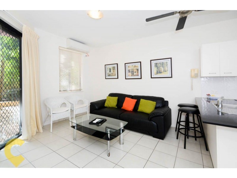 2/32 River Esplanade, Mooloolaba QLD 4557