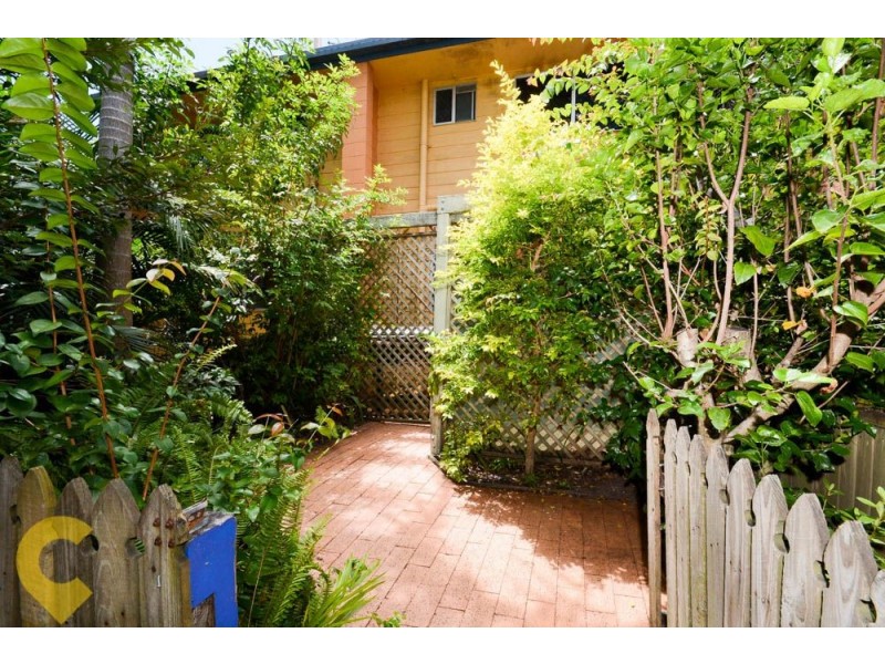 2/10 Bahlaka Street, Mooloolaba QLD 4557