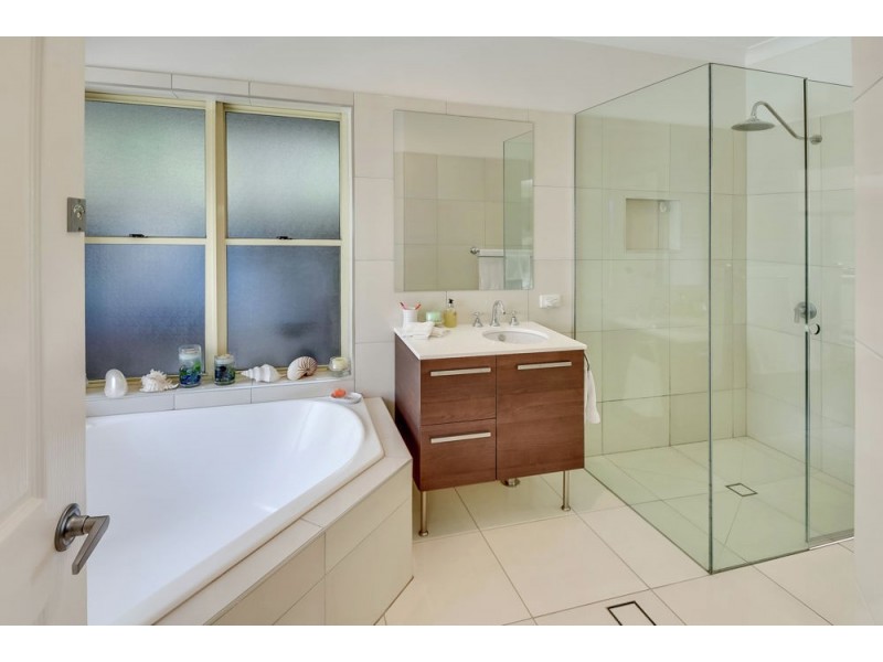 2 Elderberry Court, Twin Waters QLD 4564
