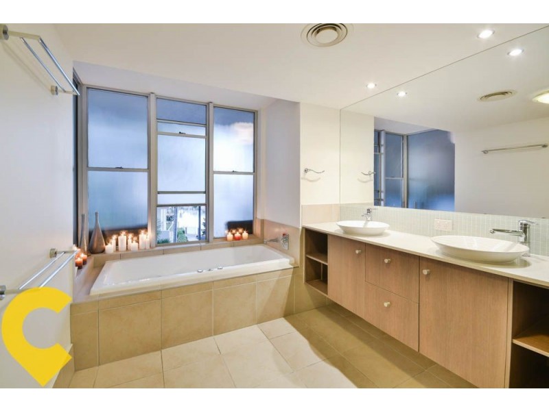 30/7 Grand Parade, Parrearra QLD 4575