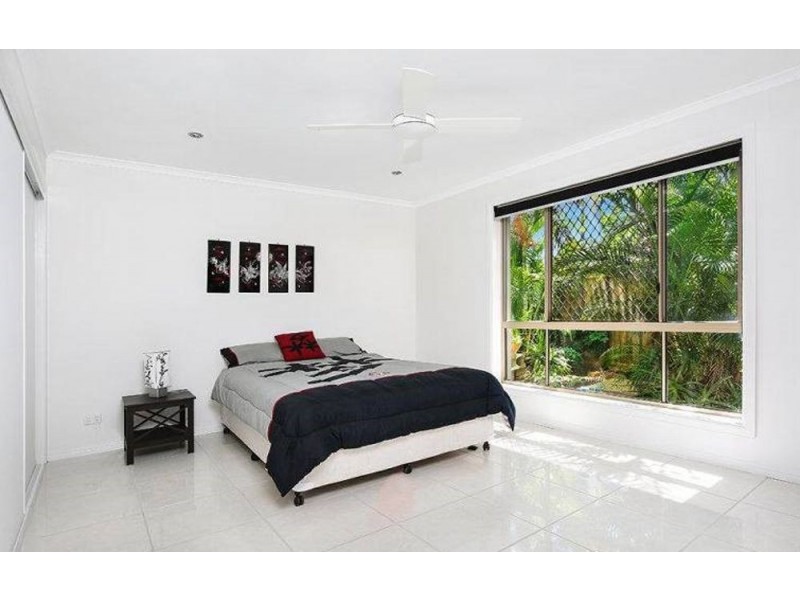 142 Oceanic Drive, Warana QLD 4575