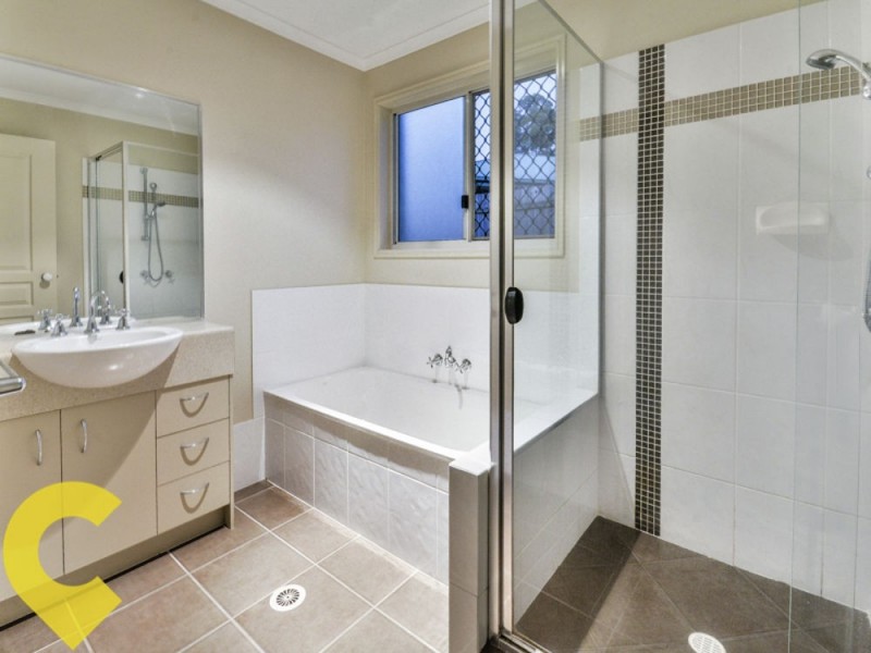 9 Calais Court, Kuluin QLD 4558