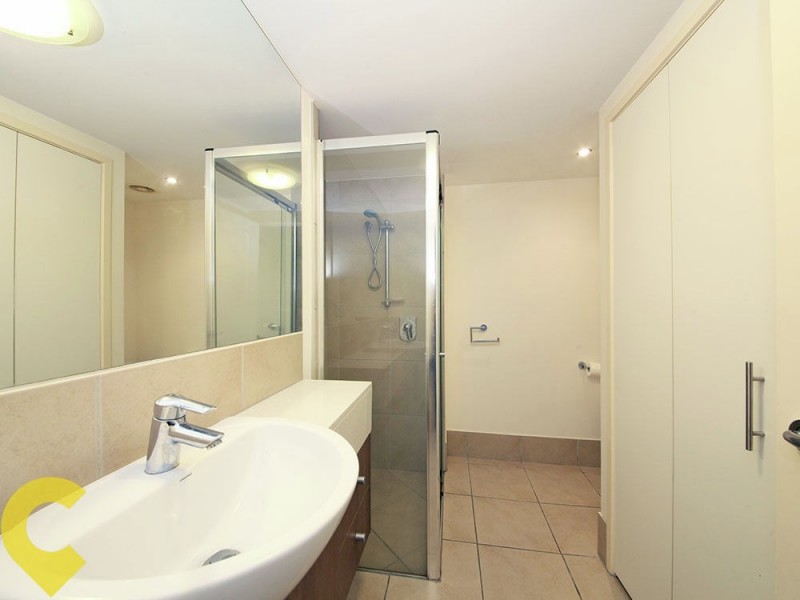 73/7 Grand Parade, Kawana Island QLD 4575