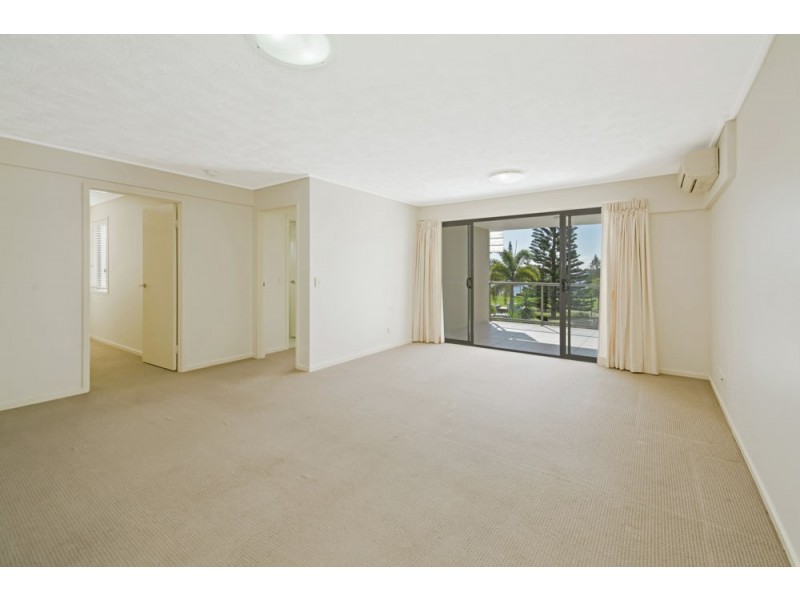 4 Grand Parade, Kawana Island QLD 4575