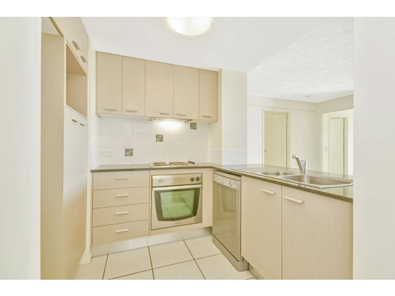 4 Grand Parade, Kawana Island QLD 4575