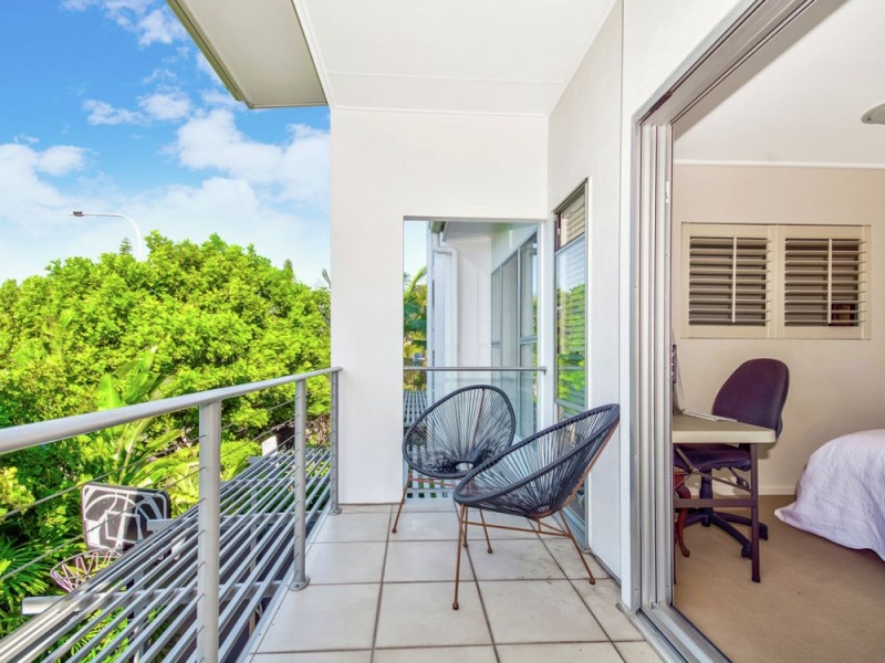 8/10 Grand Parade, Kawana Island QLD 4575