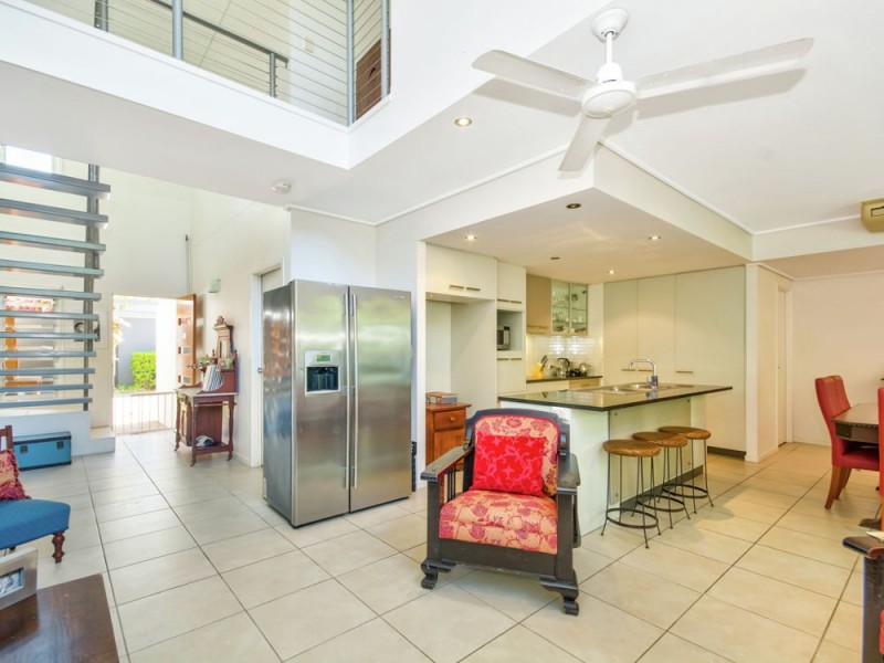 8/10 Grand Parade, Kawana Island QLD 4575