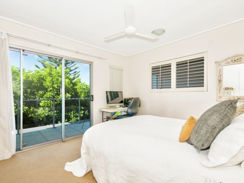 8/10 Grand Parade, Kawana Island QLD 4575