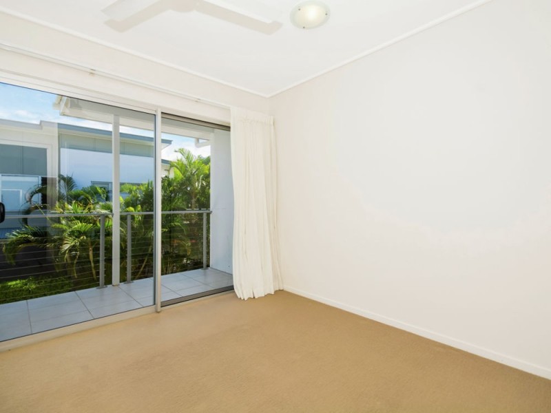 8/10 Grand Parade, Kawana Island QLD 4575