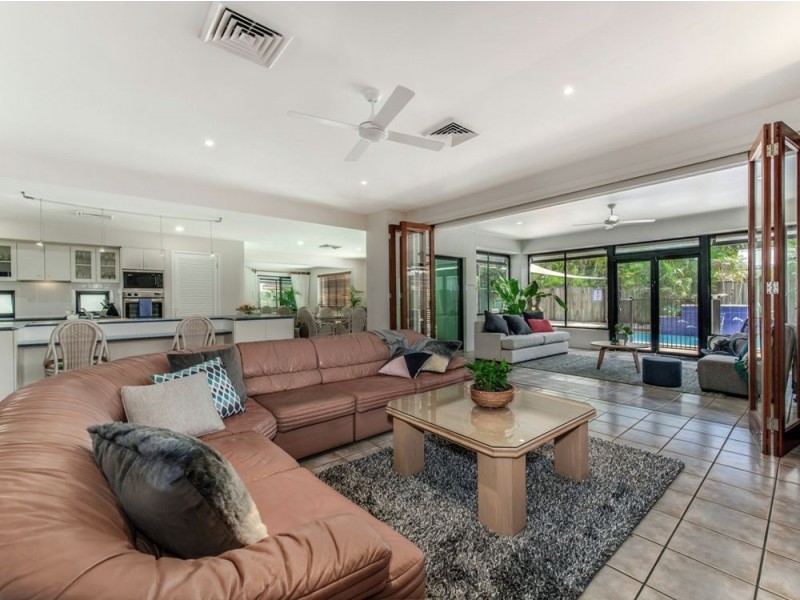1 Tralee Place, Twin Waters QLD 4564