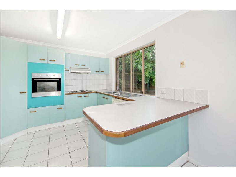 2/12 Oloway Crescent, Alexandra Headland QLD 4572