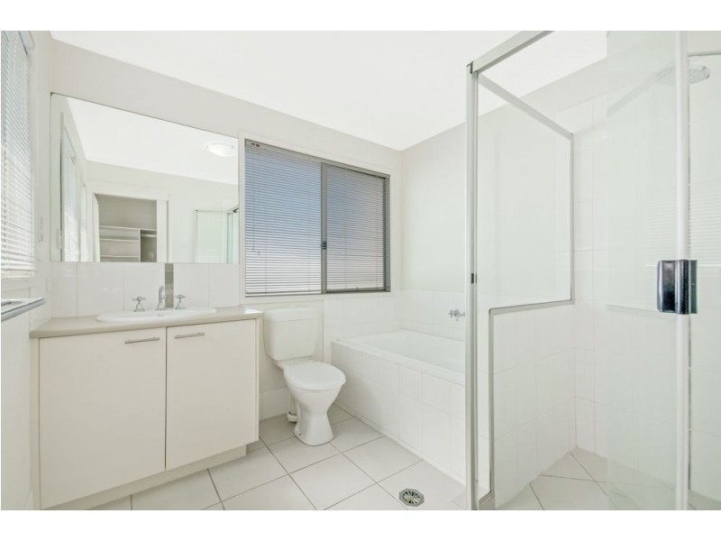 11 Tarawa St, Parrearra QLD 4575