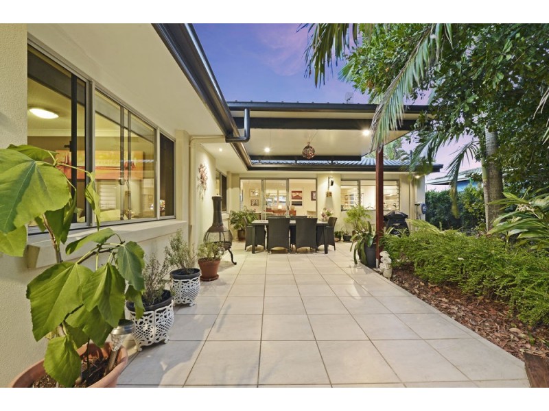 6 Napalle Street, Warana QLD 4575